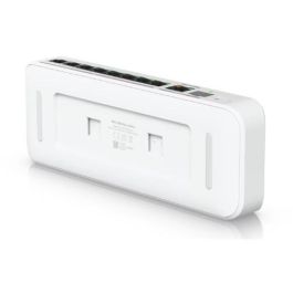 Ubiquiti 60 Gbps, Forwarding Rate 45 Mpps, 256 VLANs Soportadas, Alimentación AC/DC Externa 15W