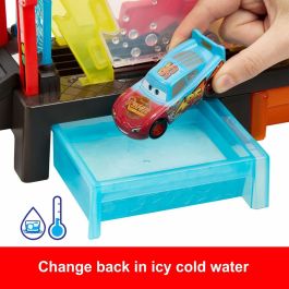 MATTEL Pista Túnel de Lavado Disney Cars con Rayo McQueen de Juguete y Función Cambio de Color 50,8cm