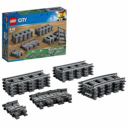 LEGO 60238 City Conjunto de Rieles de Tren y Desvíos. Incluye 4 Curvos, 1 Desvío Derecho y 1 Izquierdo. Compatible con todos los conjuntos LEGO City. LEGO 60238 City Conjunto de Rieles de Tren y Desvíos. Incluye 4 Curvos, 1 Desvío Derecho y 1 Izquierdo. Compatible con todos los conjuntos LEGO City.