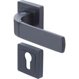 YALE YPP7-B-PE Tirador de puerta cuadrado negro Modelo Bologna para cilindro europeo Precio: 39.95000009. SKU: B192FF28DL