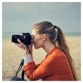 Canon EOS 250D Kit Cámara Réflex Digital + Objetivo EF-S 18-55mm IS STM, 24.1MP, Sensor APS-C, 4K, Pantalla Táctil Variable, Wi-Fi, Negro