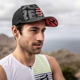 Gorra Unisex Compressport Trucker Negro Gorra Unisex Compressport Trucker Negro