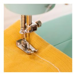 Innovagoods Mini Máquina de Coser Portátil V0103326 con LED, Cortahílos y Accesorios, 2 Velocidades, Doble Puntada, Fácil de Usar y Transportar