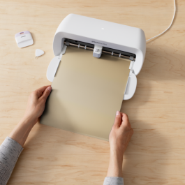 Cricut Joy Xtra Smart Vinyl Desmontable Negro, Oro, Blanco Mate Cricut Joy Xtra Smart Vinyl Desmontable Negro, Oro, Blanco Mate