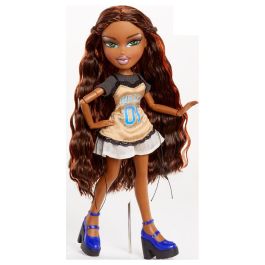 MGA Muñeca Sasha Stylin + Camiseta Bratz