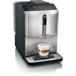 Cafetera SIEMENS - EQ300 S300 - 5 bebidas, Depósito de granos de 250g, Depósito de agua de 1,4L, Regleta de sensores con pantalla LCD Precio: 529.50000026. SKU: B1G7CMENNL