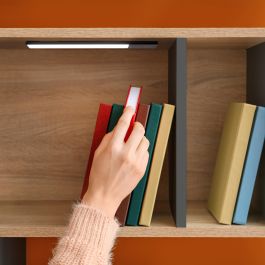 Emuca Aplique LED recargable por USB Kaus Black con sensor táctil de proximidad, L240mmPlástico y Aluminio, Pintado negro