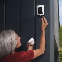 Ring Spotlight Cam Pro Battery Cámara de seguridad IP Exterior Inalámbrica 1080p Blanca