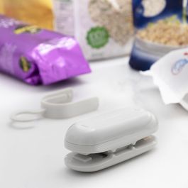 Selladora de Bolsas con Cúter y Colgador Baseyl InnovaGoods Selladora de Bolsas con Cúter y Colgador Baseyl InnovaGoods