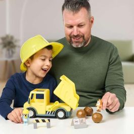 Camion bluey dump truck. incluye una figura de bingo manchada de barro y una de bluey con casco. Camion bluey dump truck. incluye una figura de bingo manchada de barro y una de bluey con casco.