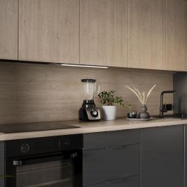 Emuca Aplique LED recargable por USB Kaus Black con sensor táctil de proximidad, L400mmPlástico y Aluminio, Pintado negro