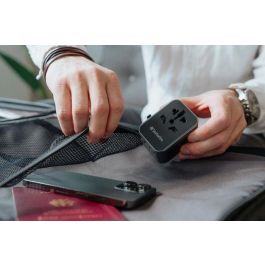 Verbatim Uta-03 Adaptador Universal De Viaje Con 1 Puerto Usb-C - 2 Puerto Usb-A - 2 Puerto Usb-C