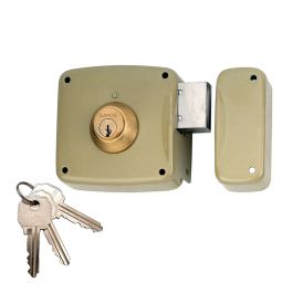 Lince Cerradura sobreponer con cilindro 5124a, entrada 80mm, mano derecha 95124ahe08d, con tubo de defensa giratorio y 3 llaves serreta Precio: 47.68999983. SKU: S7919284