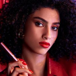 Estée Lauder PURE COLOR EXPLICIT LIP SHINE Barra De Labios #914-Adrenaline Rush Rojo 1 u