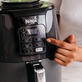 Freidora de Aire Ninja AF100EU 4 en 1, 3.8L - Apto para freír, asar, recalentar y deshidratar, 1550W, cesta antiadherente, 900g capacidad Freidora de Aire Ninja AF100EU 4 en 1, 3.8L - Apto para freír, asar, recalentar y deshidratar, 1550W, cesta antiadherente, 900g capacidad