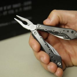 True Multiherramienta 10 en 1 de Acero Inoxidable con Tijeras, Cuchillo y Alicates