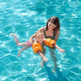 Bestway Pelota Hinchable Fiesta D91 cm +3 Años Jardin, Piscina y Playa 31044