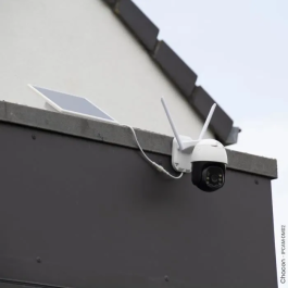 Chacon 2-IPCAM-DM02 Cámara de Exterior con Panel Solar WiFi para Vigilancia del Hogar Compatible con Google Home y Amazon Alexa