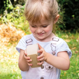 Smoby Buzón adaptado para casas Smoby, Fabricado en Francia, Material reciclado con 4 accesorios, A partir de 2 años - SMO3032168109292