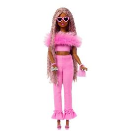 Barbie Hyv28 Muñeca Deluxe Style Trenzas Rosa/Marrón Articulaciones Flexibles - Vestido Glamuroso Rosa con Piel Sintética, Gafas y Bolso Barbie Hyv28 Muñeca Deluxe Style Trenzas Rosa/Marrón Articulaciones Flexibles - Vestido Glamuroso Rosa con Piel Sintética, Gafas y Bolso