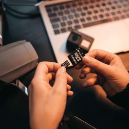 Tarjeta de Memoria Micro SD con Adaptador Verbatim 44087