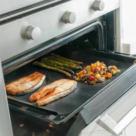 Pack Barbacoa Plegable de Acero Inoxidable para Carbón y Esterilla para Horno y Barbacoa InnovaGoods