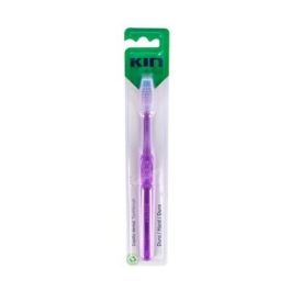 Kin Cepillo Dental Duro con Cabezal Compacto Triangular, Mango Anatómico Antideslizante y Capuchón Protector - 1 Unidad Precio: 2.78999985. SKU: S0596359