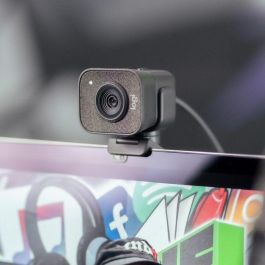 Logitech StreamCam Cámara de Streaming Full HD 1080p a 60 fps USB-C para Twitch, YouTube, Compatible con OBS, XSplit Logitech StreamCam Cámara de Streaming Full HD 1080p a 60 fps USB-C para Twitch, YouTube, Compatible con OBS, XSplit