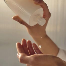 Sensai ABSOLUTE SILK micro essence-in-lotion 125 ml - Hidratación intensa y piel radiante