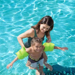 Bestway Pelota Hinchable Fiesta D91 cm +3 Años Jardin, Piscina y Playa 31044