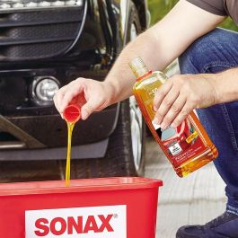 Sonax SX03143000 Champú Brillo Concentrado para Coche - Limpia y Protege Pintura, Goma, Plástico, Vinilo, Cristal - Sin Fosfatos