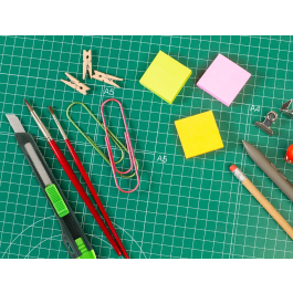 Q-connect Cuter Estrecho Plástico con Asa y Cuchilla 9mm, Retráctil e Intercambiable, XD-07, Blíster 1 Unidad