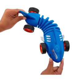 Hot Wheels HXJ83 Tiburón Radio Control Shark Speeder Mattel Vehículo Teledirigido con Sonidos y Ojos Rojos Escala 1:15