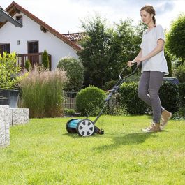 Gardena 330 Classic Segadora helicoidal manual 33cm para césped pequeño, corte sin fricción y silencioso, manillar ergonómico