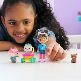 Spin Master 6069425 Pack Figuras Gabby y Bebé Caja, Cochecito Donut Bebé Benny, La Casa de Gabby Kitty Care +3 años