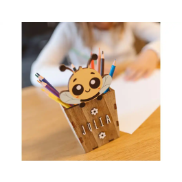 Wondee Cubilete Portalápices Infantil Personalizable de Madera con Kit de Letras y Símbolos para Niños y Niñas.