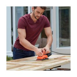 Black&Decker BEW220 Lijadora Orbital 150W 14000 RPM con Abrazadera para Lija y Adaptador de Aspiración de Polvo