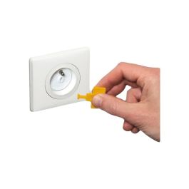 Safety 1st Tapas de enchufes Lote 12 tapas + 4 llaves para protección infantil, enchufe 2 polos con/sin toma tierra, Blanco Precio: 18.58999956. SKU: B1JBZSJFK2