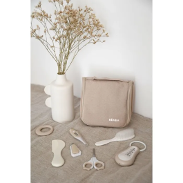 Beaba Neceser con 10 Accesorios, Arcilla - BEA3384349204235