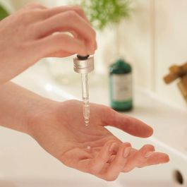 The Body Shop TEA TREE Solución Diaria Tónico Facial con Aceite de Árbol de Té para Piel Mixta/Grasa/Acneica 50 ml