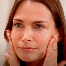 Isdin ISDINCEUTICS Instant Flash Tratamiento Facial Reafirmante 5 x 2 ml