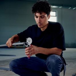 Knipex Tijeras para tubos, para Plástico y Aluminio, Negro/Azul/Rojo, corte hasta 2,6 cm, 210 mm