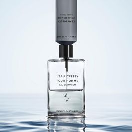 Issey Miyake L'Eau d'Issey Pour Homme Eau de Parfum para Hombre, Recargable 150 ml – Frescura Marina Acuática Amaderada con Pimienta Sichuan y Cedro Issey Miyake L'Eau d'Issey Pour Homme Eau de Parfum para Hombre, Recargable 150 ml – Frescura Marina Acuática Amaderada con Pimienta Sichuan y Cedro