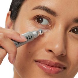 Clinique ALL ABOUT EYES Sérum Iluminador Concentrado para la Zona de los Ojos 10 ml