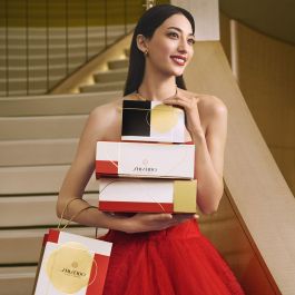 Shiseido Vital Perfection Uplifting & Firming Cream Estuche 4 pz