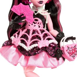 Mattel Monster High Muñeca Draculaura Edición 16 Cumpleaños | Juguete Coleccionable de Moda para Niñas de 4 Años o Más