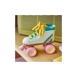 Lego 31148 Creator Patines Retro 3en1, Juguete con Mini-Patineta y Boombox, Decoración Retro