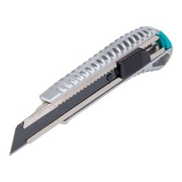 Wolfcraft Cúter de cuchillas separables metálico de 18mm con cuchilla negra profi-sharp, referencia 4306000 Precio: 6.50000021. SKU: S7917517