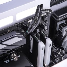 Thermaltake AC-060-CO1OTN-F1 Cable Y PWM 4 Pin para Ventilador, Pack de 3