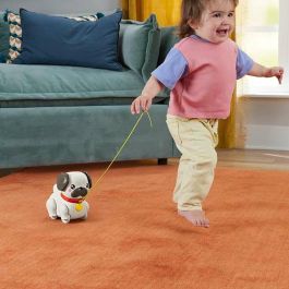 Perro de paseos perrito pug fisher-price. mueve las orejas las patas y emite sonidos de ladridos.